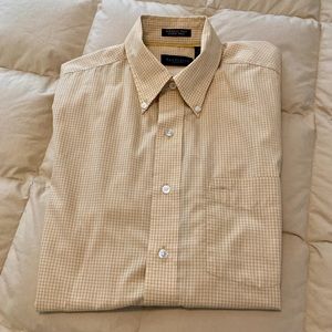 Van Heusen Wrinkle Free Stain Free Short Sleeve Button Down Shirt Size M